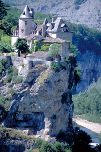 Le Belcastel hoch über der Dordogne