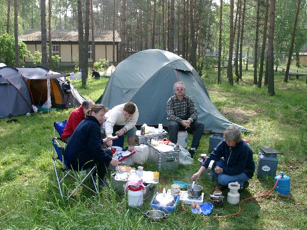Frühstück auf dem Campingplatz "Waldcamp Seeblick"