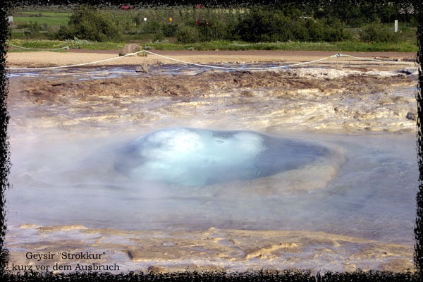 Geysir "Strokkur" kurz vor dem Ausbruch